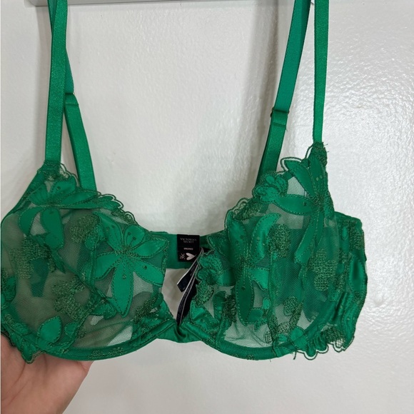 Victoria's Secret Green Lace Bra - Picture 2 of 5